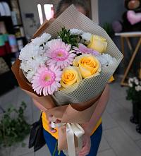 Букет цветов из:  Герберы, Розы и Хризантемы в Аскарово