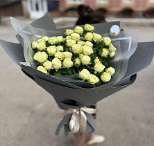 Букет Белые кустовые розы Солинеро в Аскарово